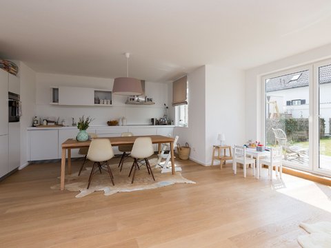 Appartamento con terrazza per 4 persone adatto alle famiglie con giardino di 100 m² in posizione elevata