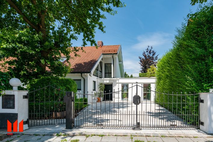 Garantizadas! ¡Casa unifamiliar con piscina, garaje doble cerca del S-Bahn!